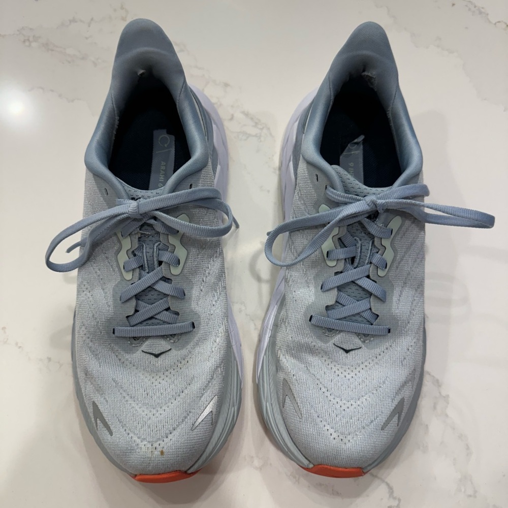 HOKA Arahi 6 Size 7B